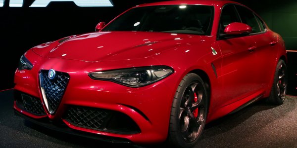 Alfa Romeo Giulia будет комплектаваться двигателем на 276 лошадиных сил