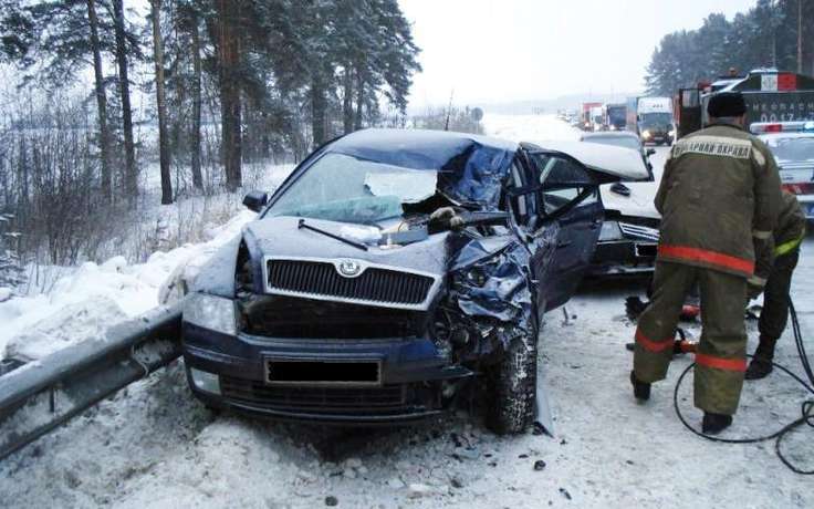 Авто в снежном днр