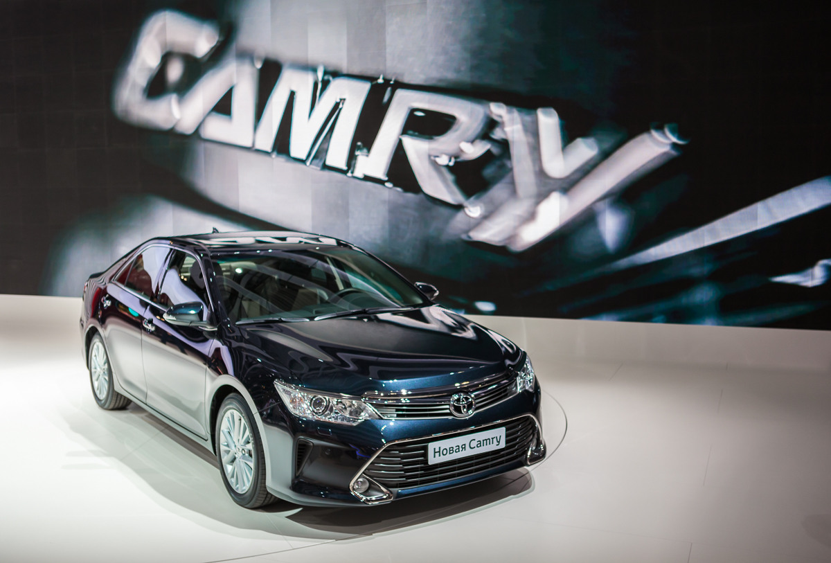 Logo Camry 70